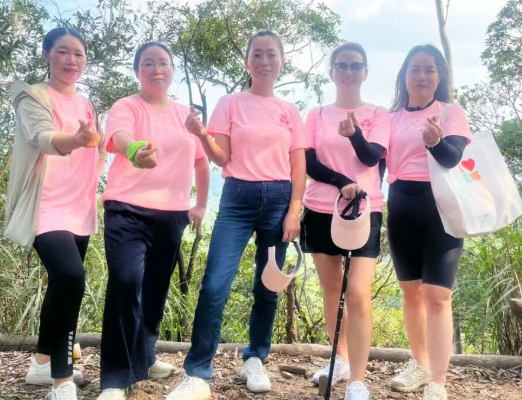 興千田集團(tuán)女職工參加興富社區(qū)“健步新征程，巾幗綻芳華”徒步活動(dòng)6